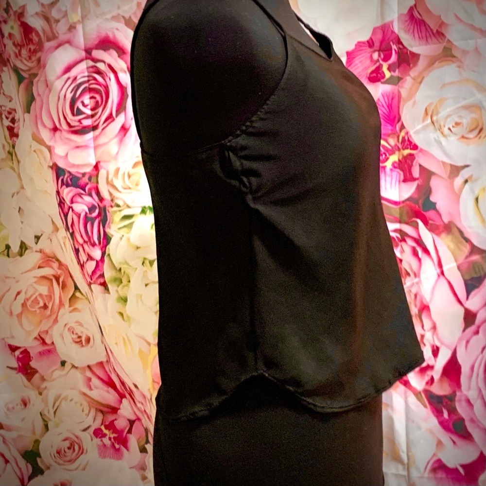 Elegant Black Camisole Top - Picture 4 of 8